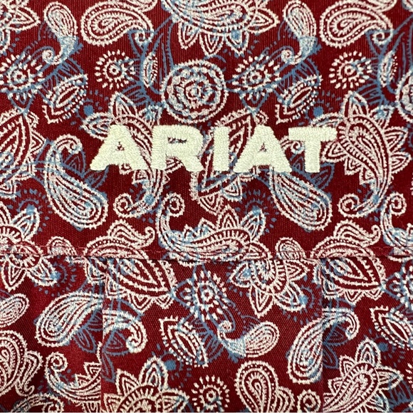Ariat Men’s Medium Burgundy Paisley Button-Up Shirt • 100% Cotton • Wrinkle-Free - Picture 3 of 13